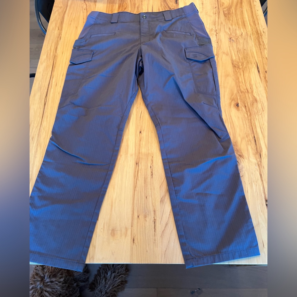 Men’s tactical 5.11 pants dark gray/navy 36 x 30